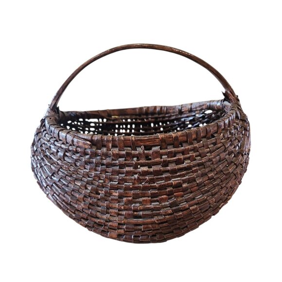 Handwoven Vintage Buttocks Egg Basket with handle 11" wide - Picture 1 of 5